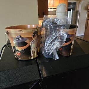 Animated Character Serveware Set - Tan and Black